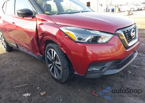 2019 Nissan Kicks Sr z USA, uszkodzony, nr VIN 3N1CP5CU8KL480351
